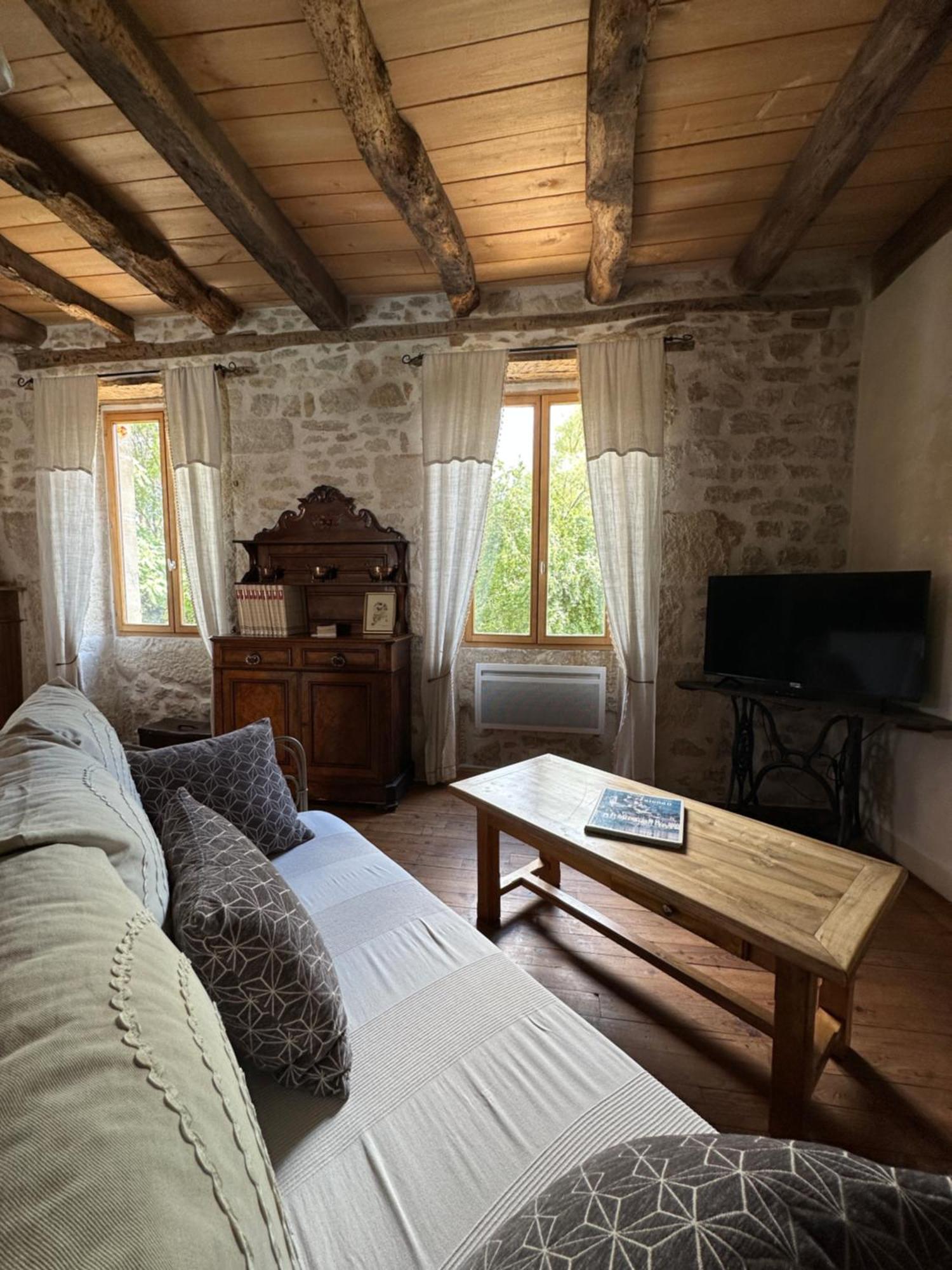 Gite Le Relais De La Diligence Saint-Lazare Экстерьер фото