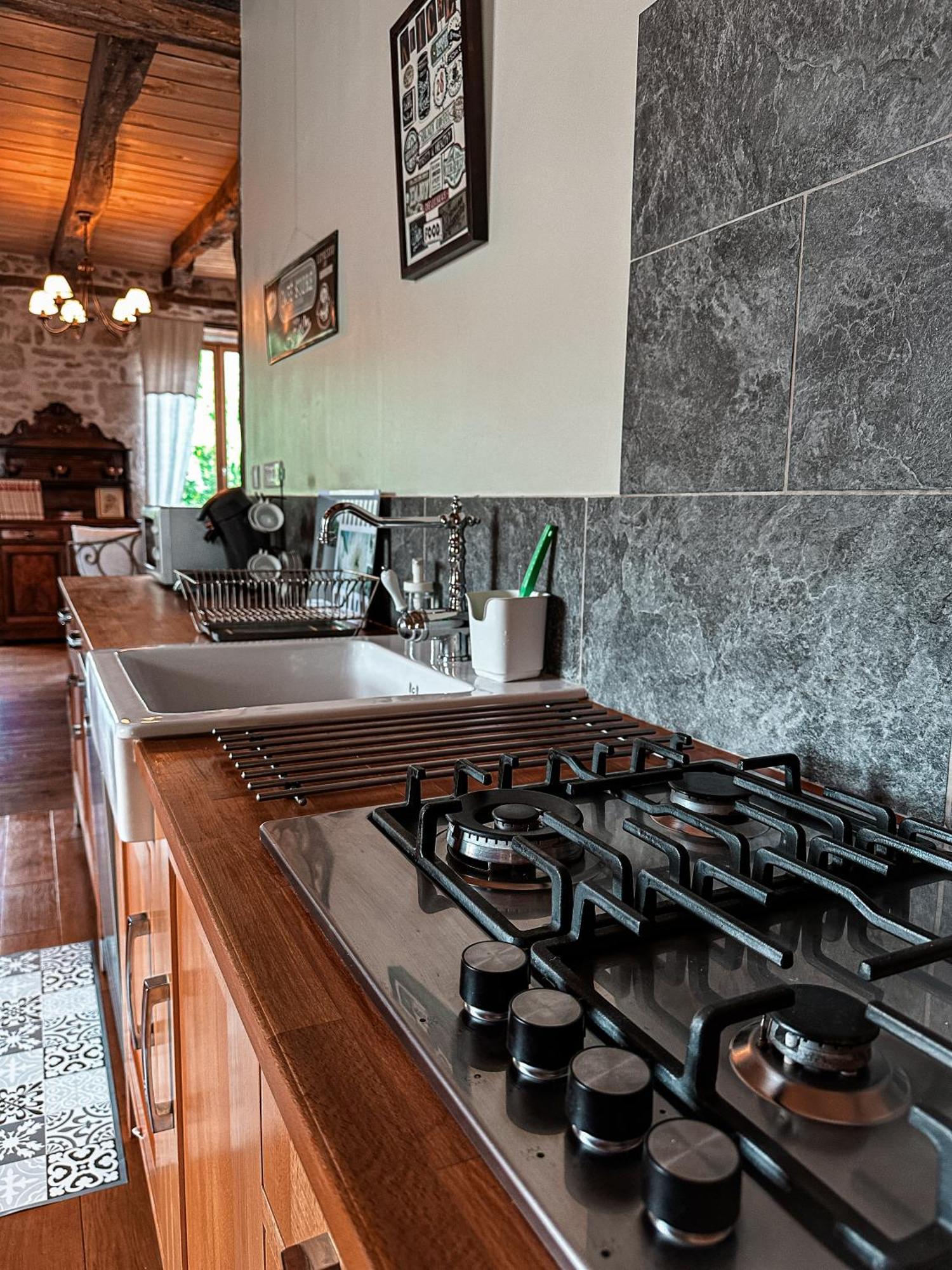 Gite Le Relais De La Diligence Saint-Lazare Экстерьер фото